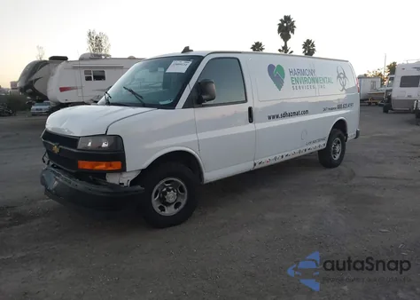 2019 Chevrolet Express 2500 Work Van z USA, uszkodzony, nr VIN 1GCWGBFPXK1163869